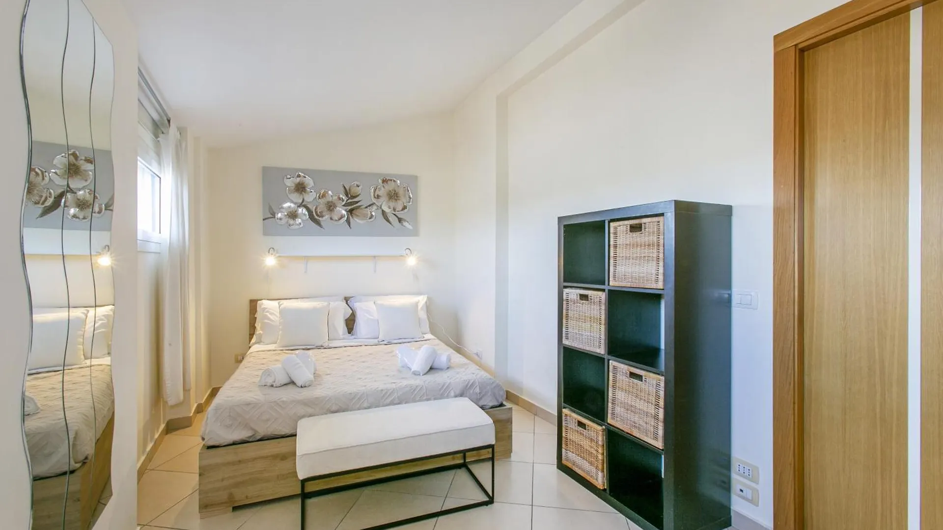 Apartament Terrazza San Pietro Vicino Metro A Rzym