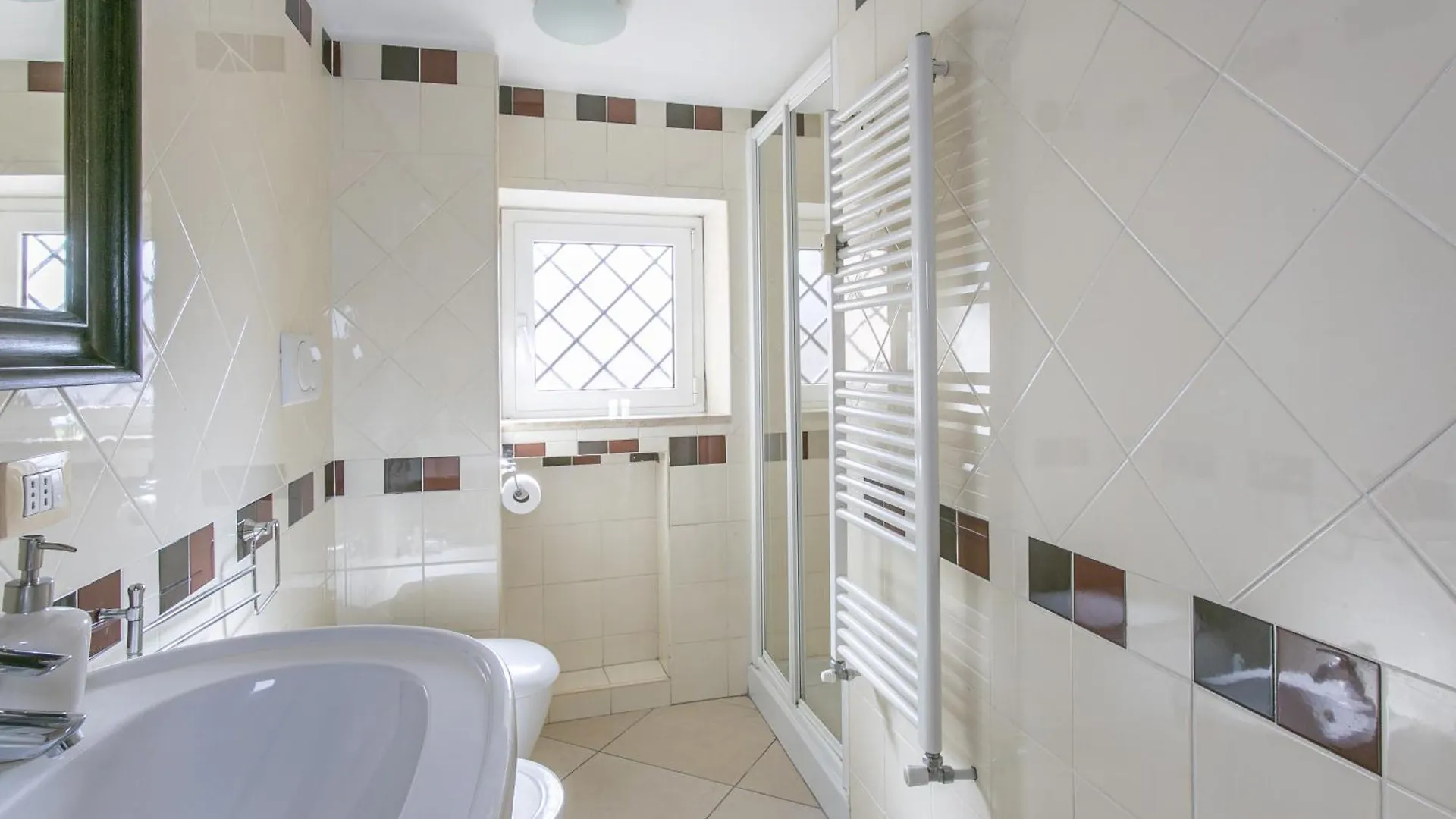 Apartament Terrazza San Pietro Vicino Metro A Rzym
