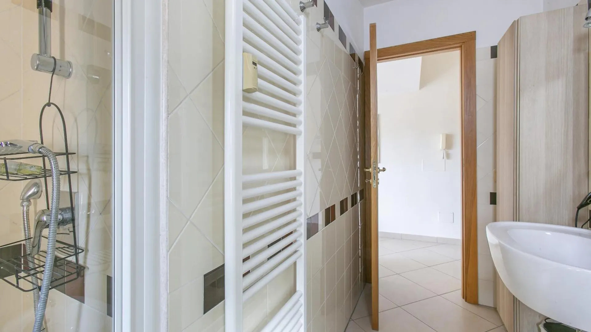 Apartament Terrazza San Pietro Vicino Metro A Rzym