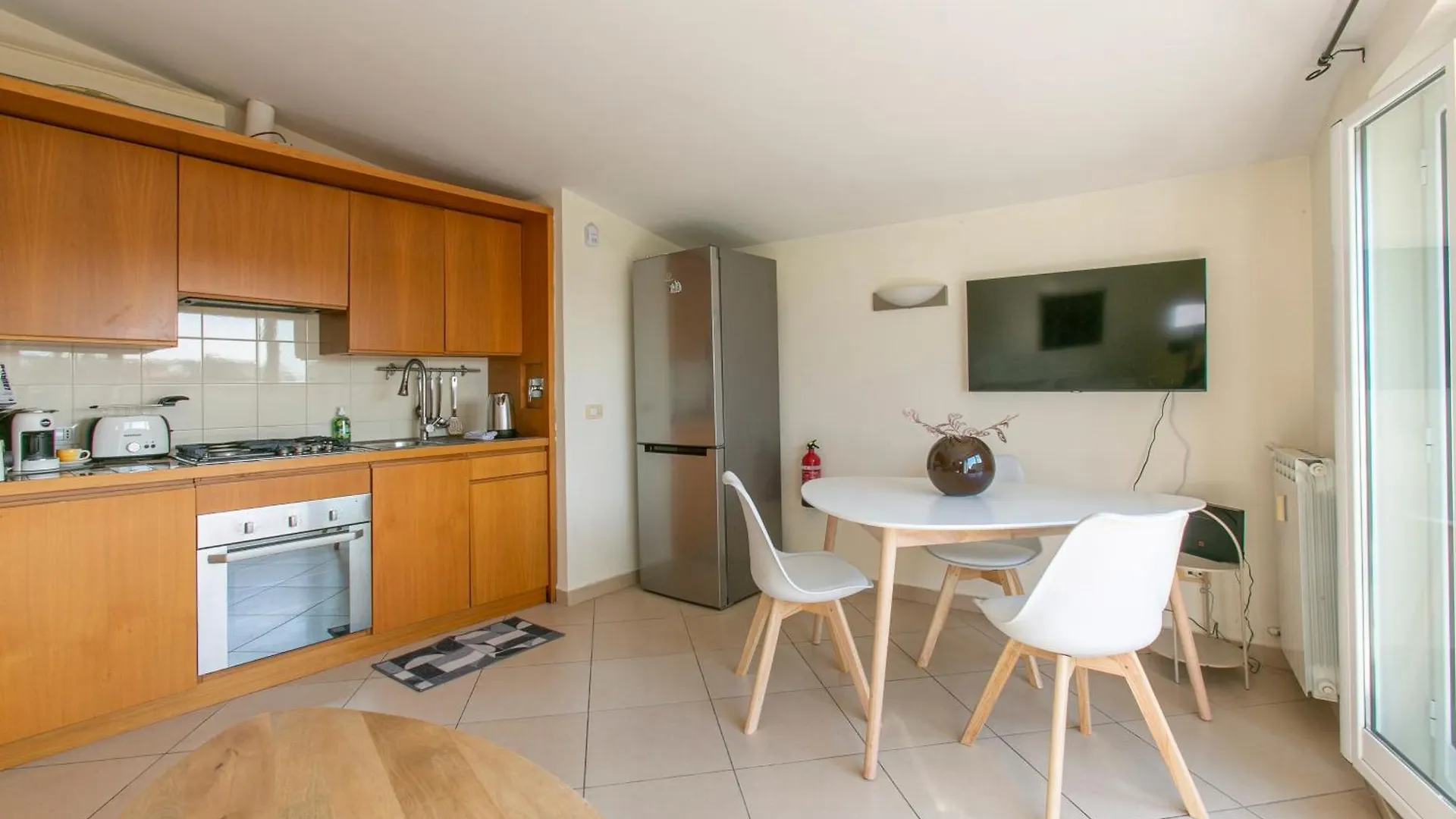 Apartament Terrazza San Pietro Vicino Metro A Rzym